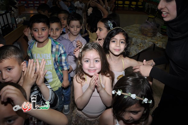كفرقاسم – فيديو: بساتين الامل, السلام , والمحبة تحتفل بعيد الام على انغام عمو انس وجوقته ..